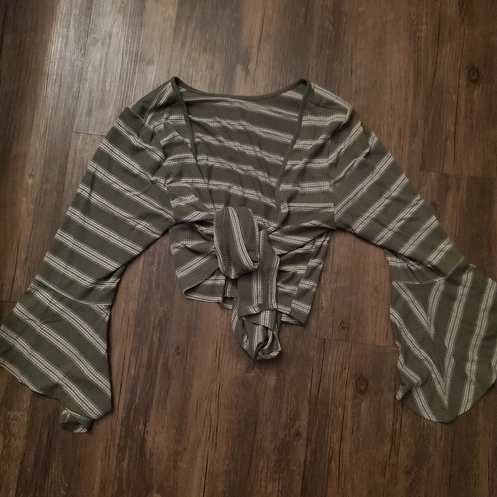 🎊4/$20 // CHARLOTTE RUSSE: Tie/ Wrap Crop Top